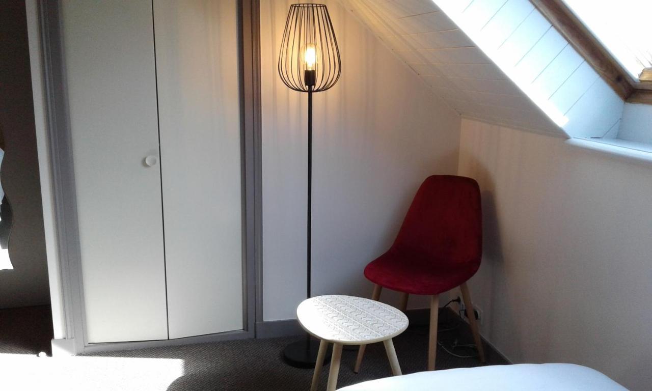 Hotel Restaurant Le Capricorne Pouldreuzic ภายนอก รูปภาพ